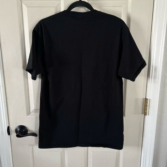 Disney Disneyland Unisex Resort Graphic T-Shirt, Metallic Shiny Medium - Picture 7 of 8